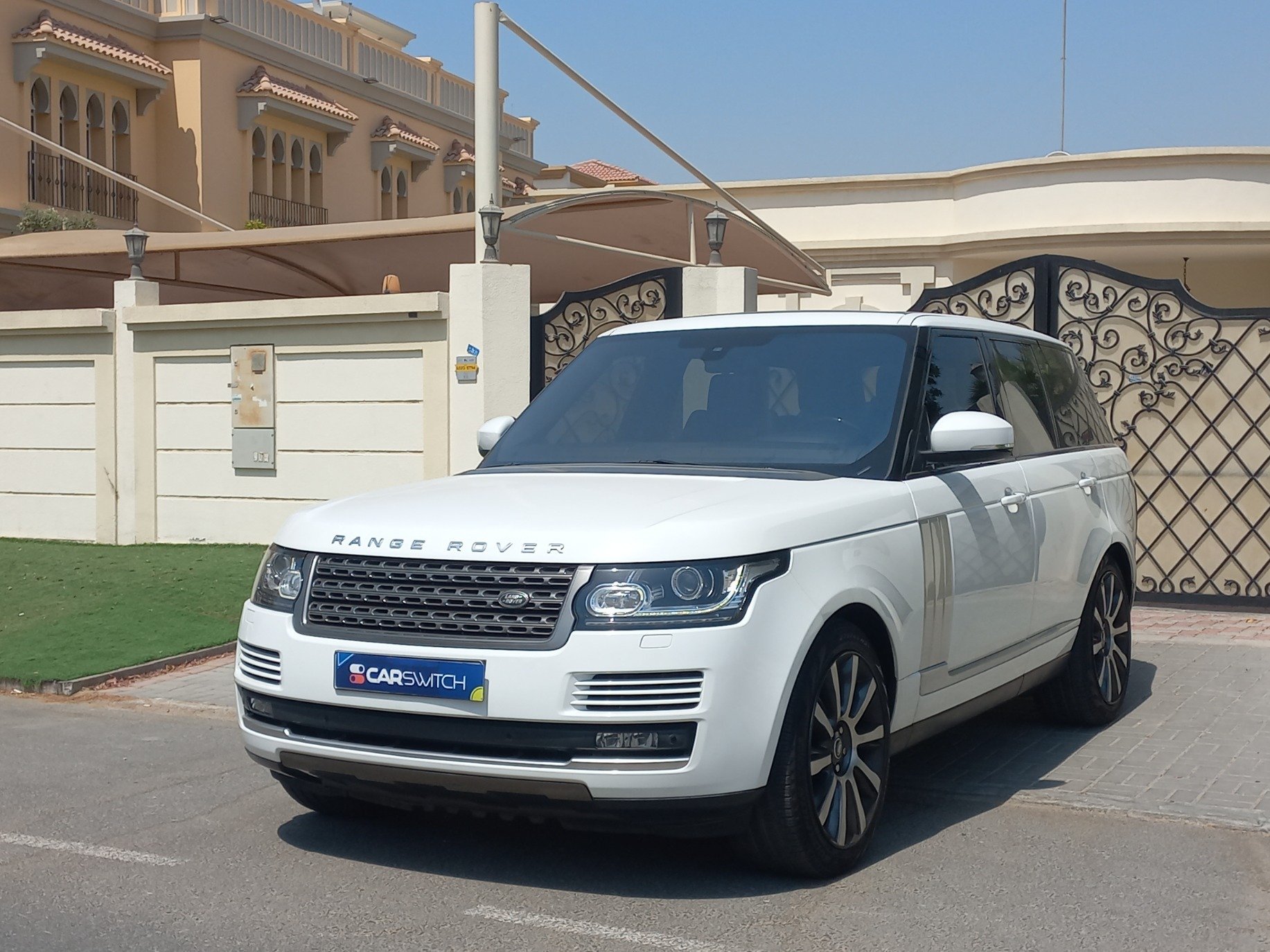 Used 2016 Range Rover Vogue for sale in Dubai